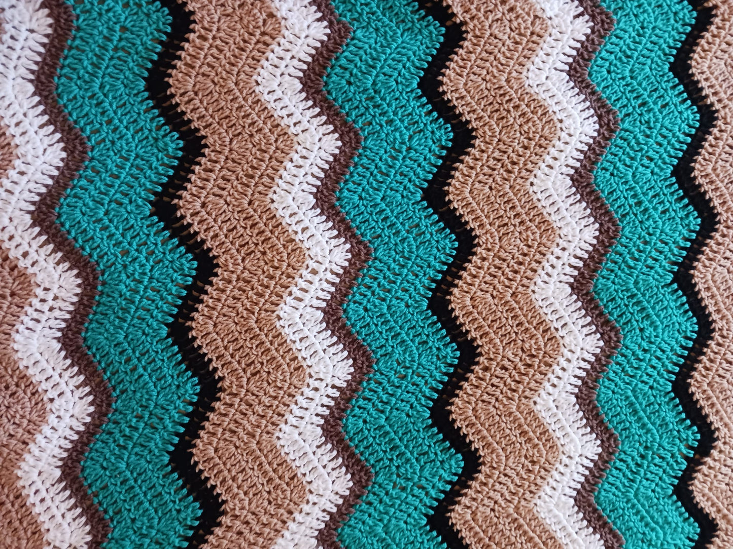 Turquoise Chevron Crochet Blanket at AuntHill.ca